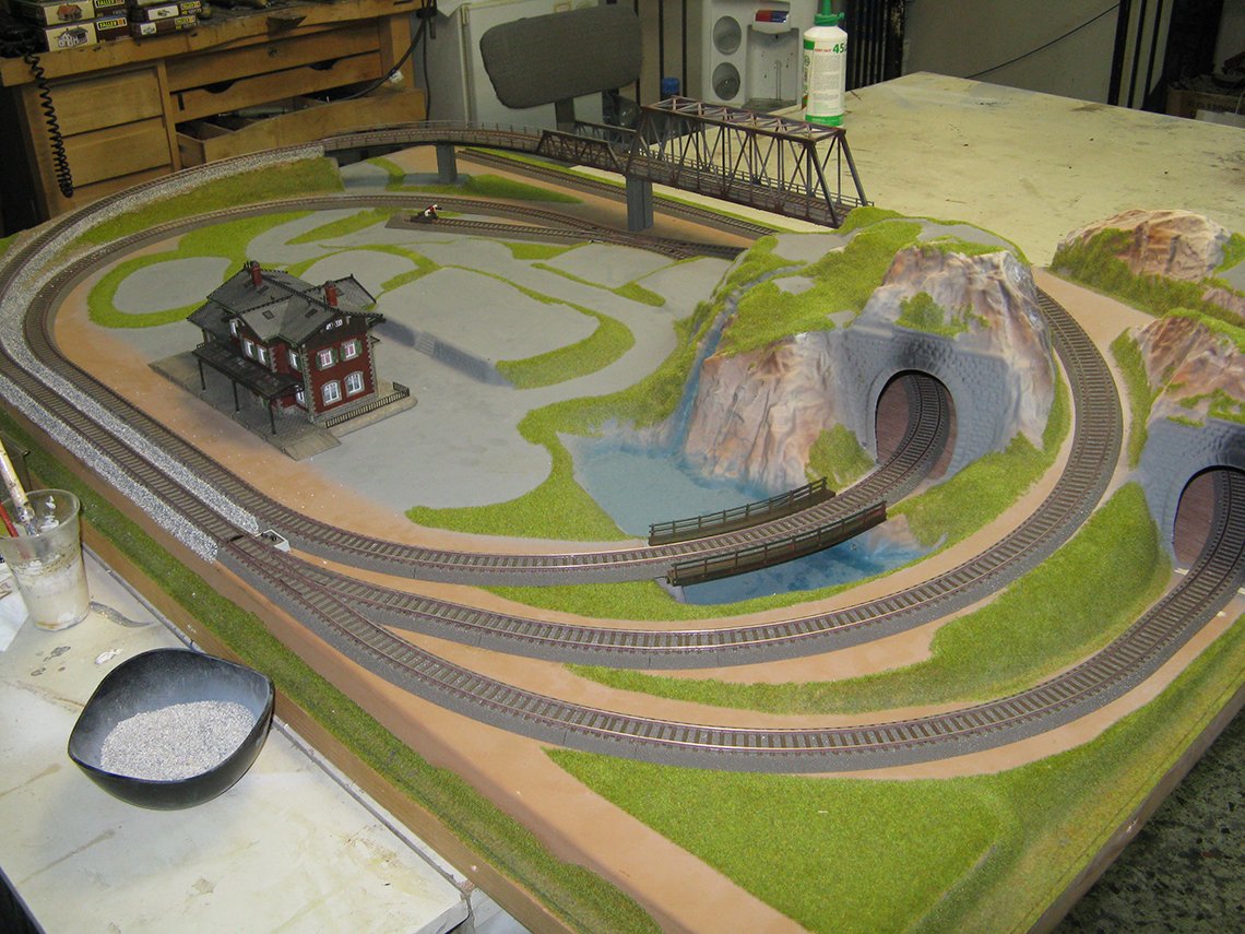 Noch store train layouts