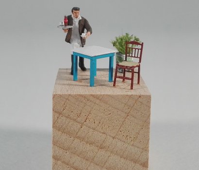 greek taverna waiter miniature diorama μινι διοραμα γκαρσονι ταβερνας